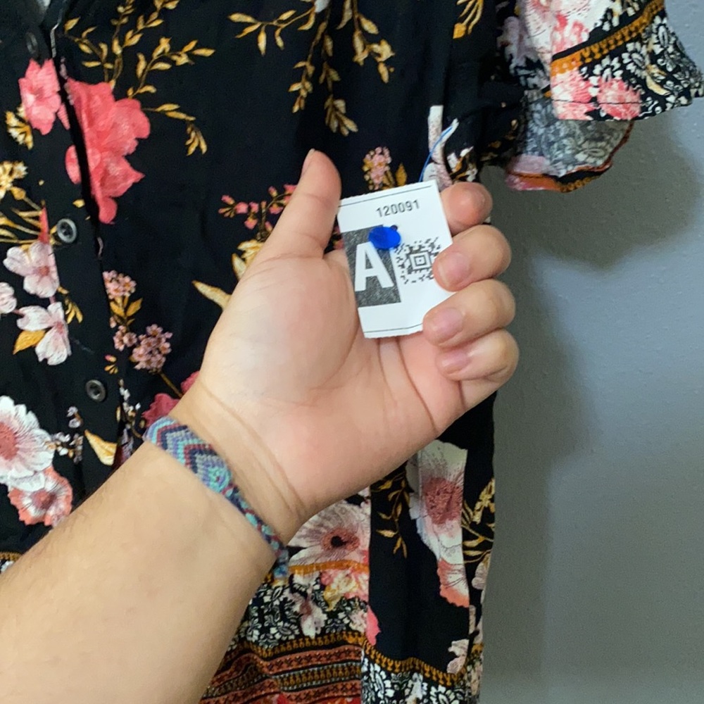 Floral Top - Picture 4 of 5